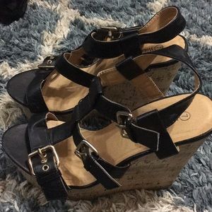 size 7 black wedges